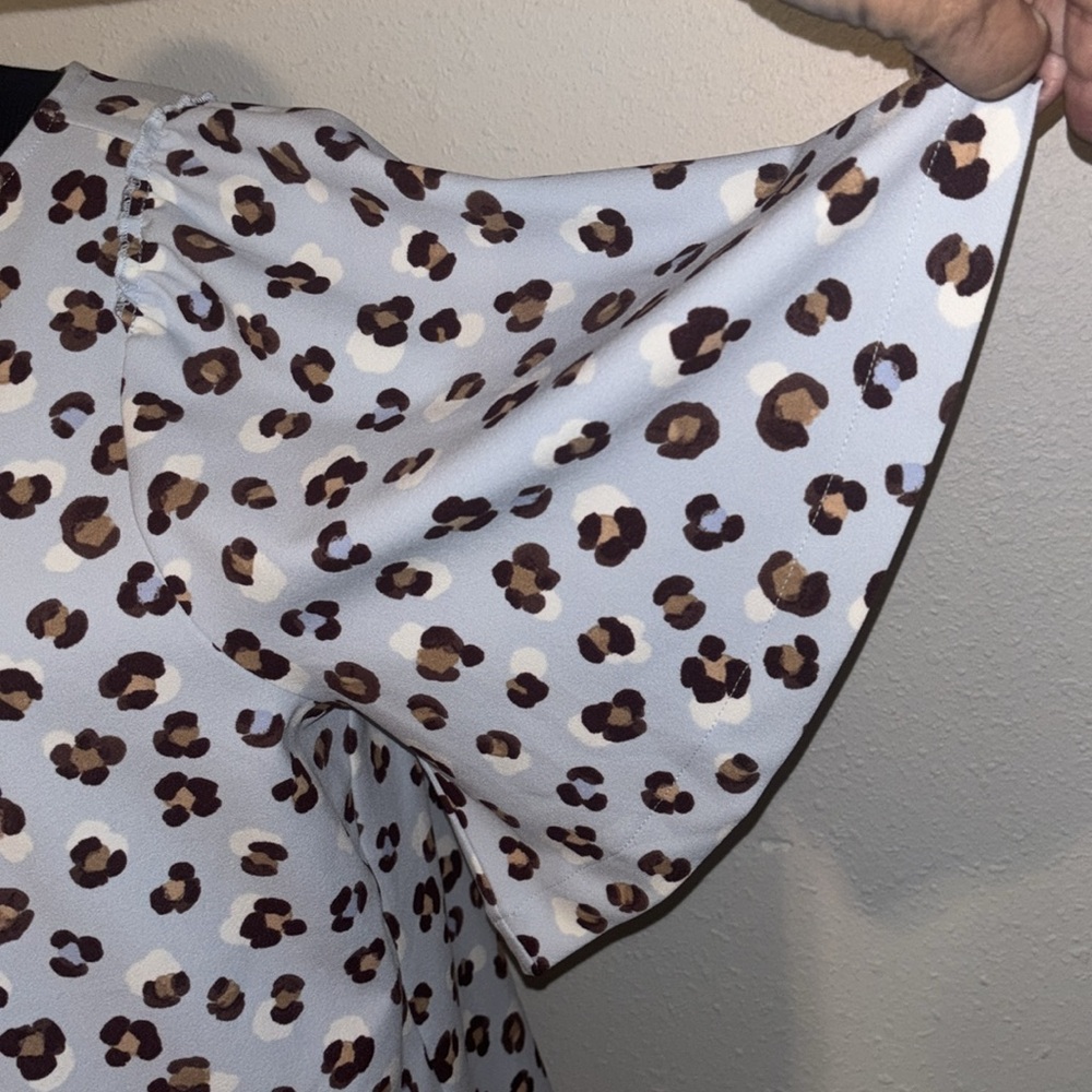 Ann Taylor Pullover Animal Print Top size 1X - Picture 4 of 8